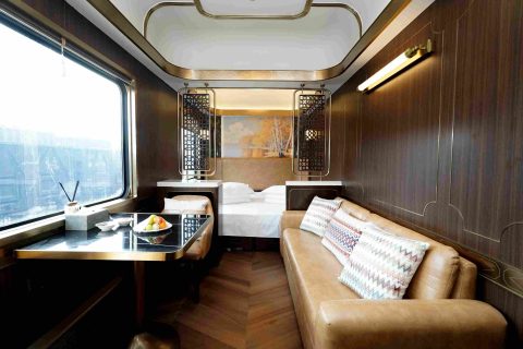 新東方快車新車體9月3日班期全列獨衛訂票價格與行程