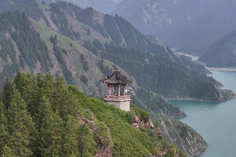 查看新疆六人小團收費標準？含喀納斯禾木賽裏木湖的行程預定中