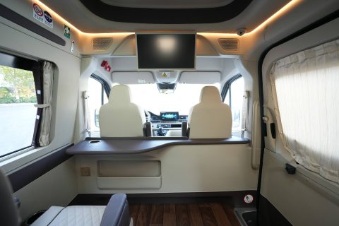 新疆多人團建9座包車優惠政策詳情