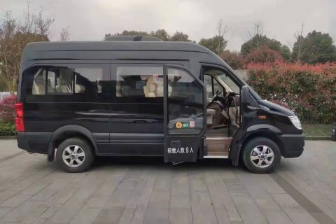 新疆包車行程定製服務，可根據遊客需求調整住宿點位
