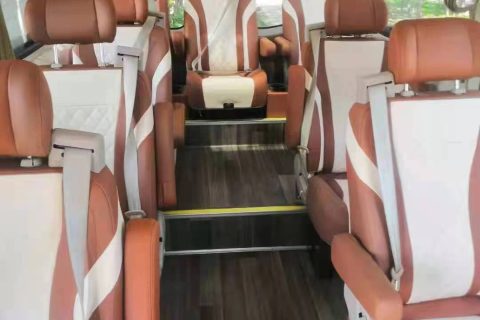 7座商務一價全包喀納斯包車，4–6人小團北疆性價比首選