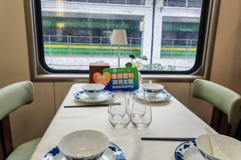 新南方快車訂票官網？18天南北疆全景獨庫公路喀納斯行程查詢