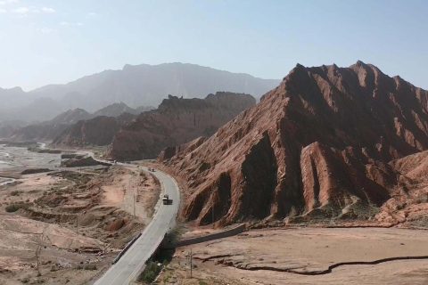親子參團要了解線路適合程度，新疆探路者國際旅行社跟團遊怎麼報名，資質信息要核實