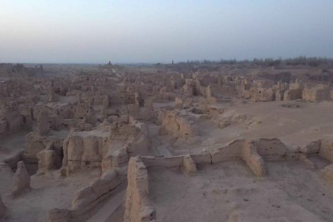 伊寧集合的跟團產品要確認出發地點，新疆旅行社資質齊全怎麼核驗