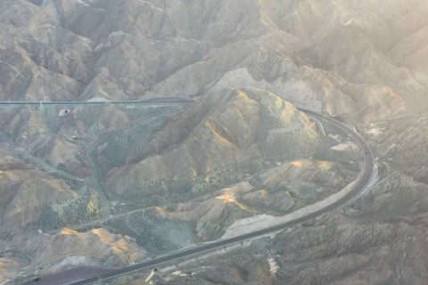 諮詢烏魯木齊旅行社時，出發地怎麼確認，一個人拼車要確認成團人數和集合方式