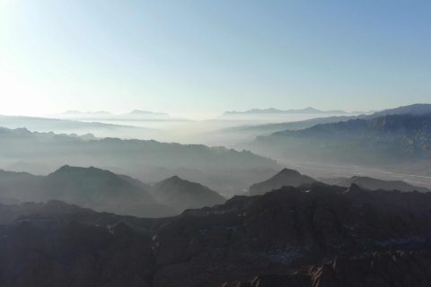 報價變化通常與季節人數和線路有關，新疆探路者國際旅行社秋季線路怎麼選擇，報名流程要了解