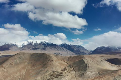 諮詢新疆旅行社時，旅遊專列不同人數報價有什麼差異，適合人羣要結合行程節奏判斷