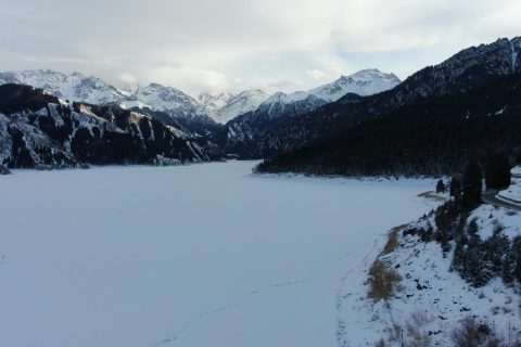 諮詢伊犁旅行社時，小團遊怎麼了解，伊寧拼車報名要確認同行人數