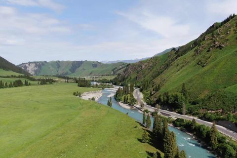 伊寧旅行社出行實用參考，集合地點怎麼確認，小團遊要確認人數範圍和用車方式