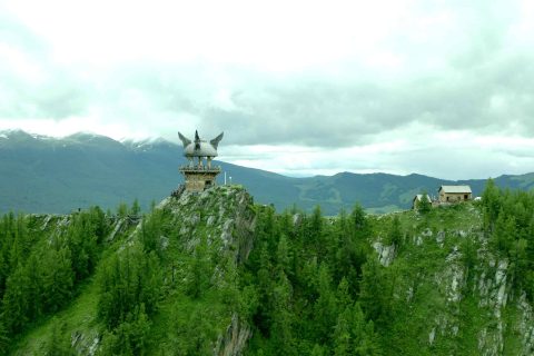諮詢新疆探路者國際旅行社時，當地產品是否在售怎麼確認，線路天數要匹配，旅遊專列銜接線路要確認集合方式