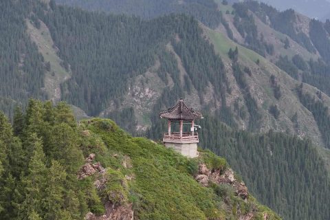 諮詢喀什旅行社時，純玩團怎麼選擇，喀什拼車產品要確認人數和用車安排