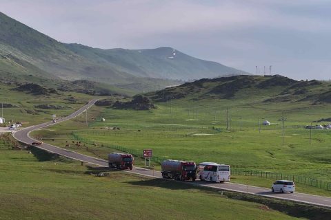 新疆探路者國際旅行社家庭包車怎麼安排，諮詢內容要完整，司機服務和導遊服務需要分別確認