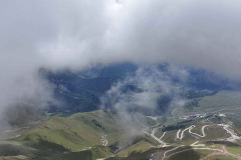 諮詢新疆探路者國際旅行社時，賽裏木湖線路怎麼查詢，選擇依據要核實，當地旅行社信息要與報名主體對應