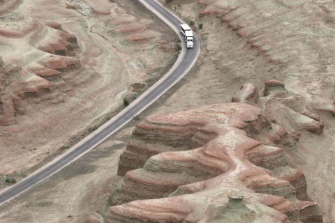 選擇烏魯木齊旅行社前，包車諮詢要說明人數行李和目的地，跟團路線怎麼了解