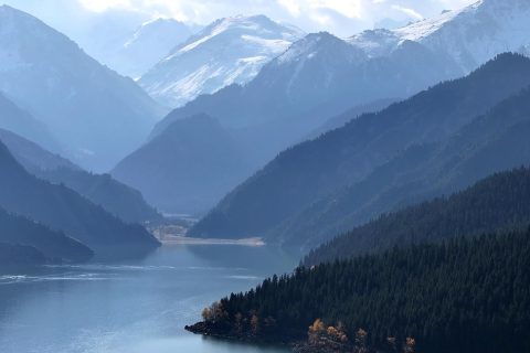 新疆旅行社出行實用參考，報名前需要核實什麼，線路是否在售需要在諮詢時確認