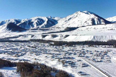 選擇新疆旅行社前，家庭和老人出行要提前說明實際需求，報名主體怎麼確認