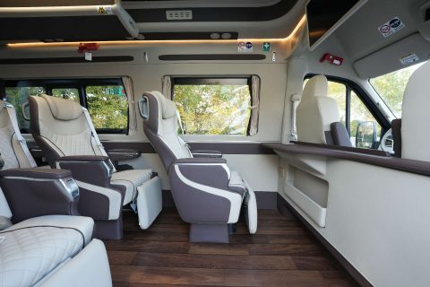 喀納斯包車帶司機費用明細，一價全包報價逐項拆解科普